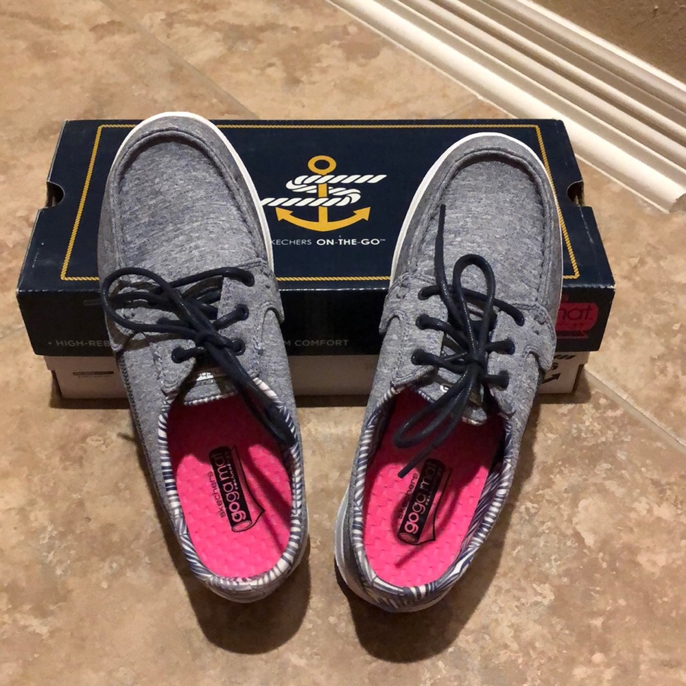 Sketchers Goga Mat sneakers NWOT